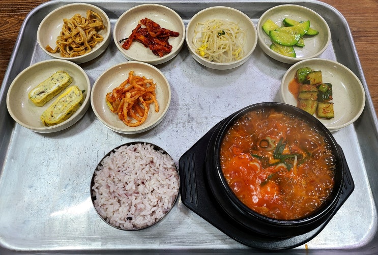  부천 상동/상동역 '이모네가정식백반' 김치찌개