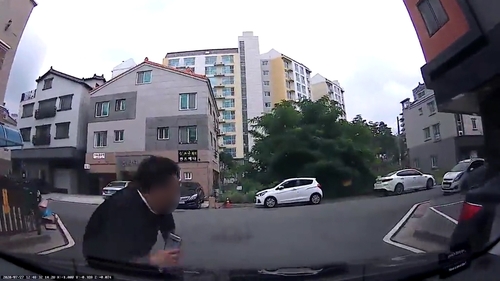 고의 사고로 한몫 챙기려던 사람들…결국 다 잡힌다 고의 사고로 한몫 챙기려던 사람들…결국 다 잡힌다