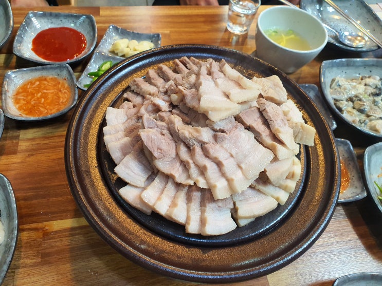  고양시 행신동 굴보쌈 서호냉면 추천합니다.