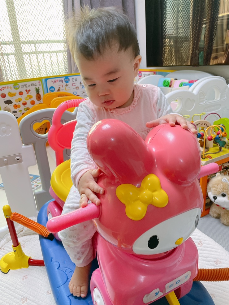  돌아기 12개월아기 키티스프링카 잘타려나 마이멜로디스프링카