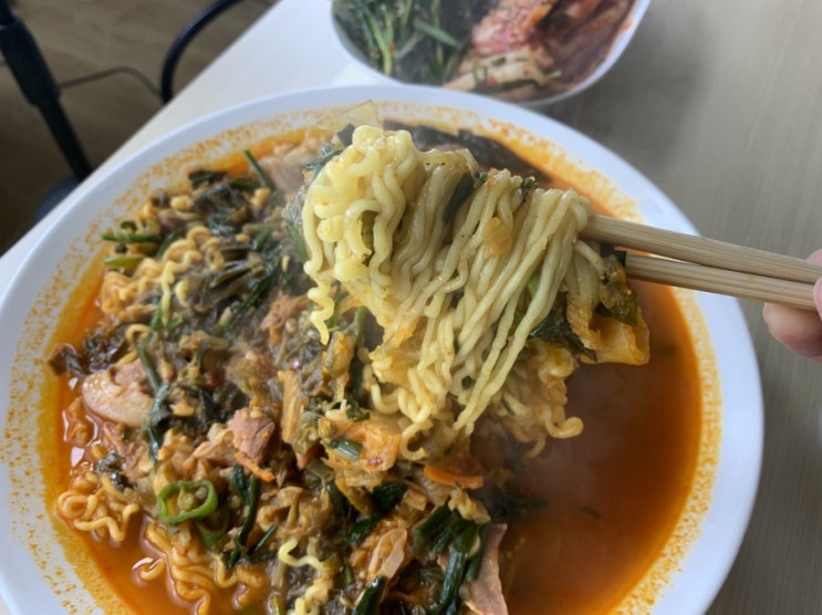  막내연호맵돼지국밥 - 자취생간단요리 - 국밥라면 맛돌쓰