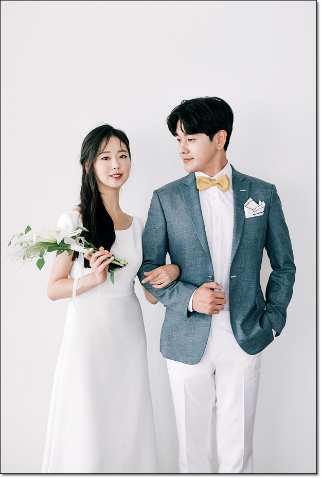  예랑이랑 웨딩촬영룩 보다가 제레미에서 대여 했어요