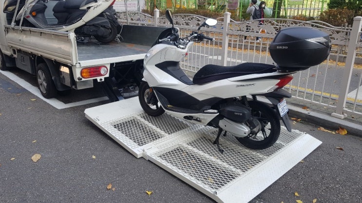  pcx125 앞, 뒤 타이어 교환 및 엔진오일 교환