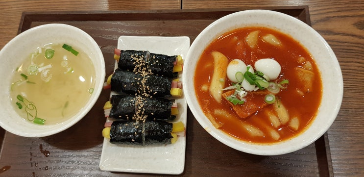  여의도 현선이네 프리미엄에서 먹은 김밥은