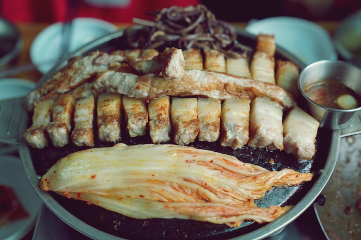  성읍맛집 복돼지식당! 무한리필 제주산 오겹살 & 흑돼지 주물럭, 제주도 고사리 듬뿍~ 배부르게 먹어봅시다! | 알쓸리뷰X서귀포맛집