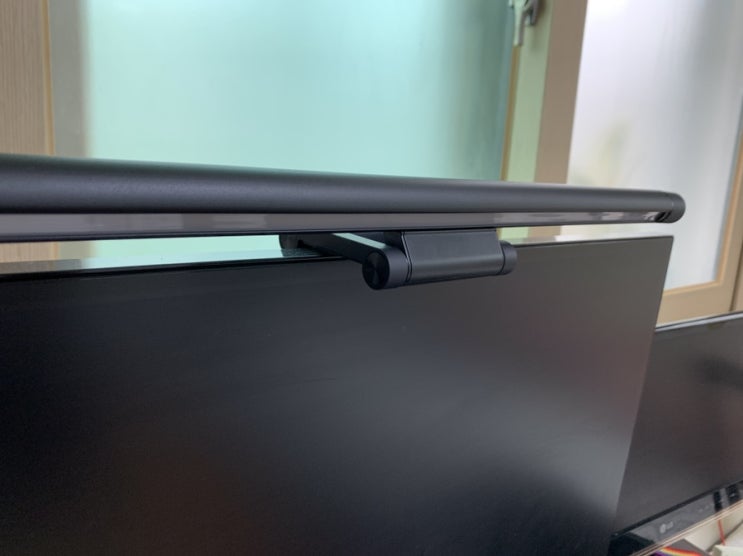  눈 피로를 줄이자 모니터 블루라이트 차단Baesusscreen hanging light 모니터 램프 후기