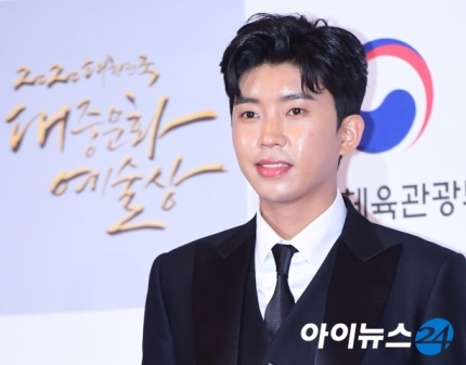  '임영웅 효과'…트로트 스트리밍 3배 '쑥' 트로트의 민족 계약