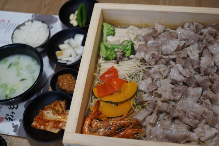  여기 증말 미쳤다! 대구수성못국밥집 혼자먹기좋은 편백찜  가볼만한 지산동맛집  신의한순대국밥
