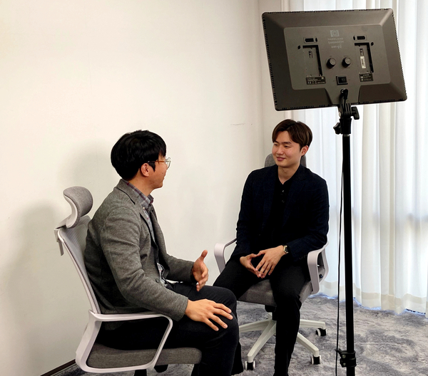 [인플루언서 인터뷰](최초공개!)170만 틱톡커가 될 수 있었던 KoreanHoon의 영감의 원천을 공개합니다.