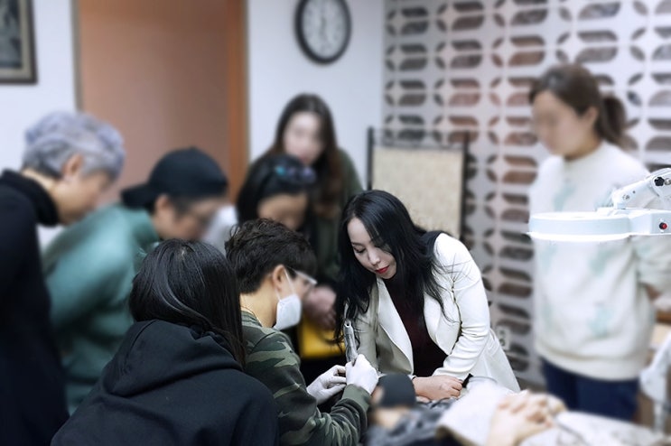  트렌드의 변화에 맞춘 새로운 반영구배우기를 원한다면