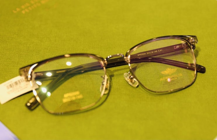 대전안경점 - 안경고르기 어려울 땐 궁동안경 케이글라스 안경원 컨택트렌즈