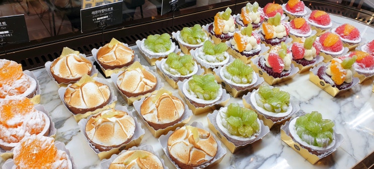  [강남역] 디저트 카페 타르타르에서 디저트 포장해 왔어요