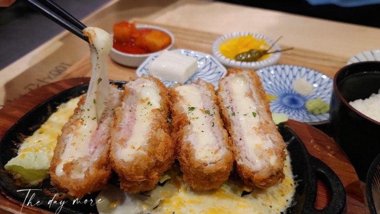 점심뭐먹지? 김포현대아울렛맛집 - 부엉이돈가스에서 먹은 통모짜치즈카츠