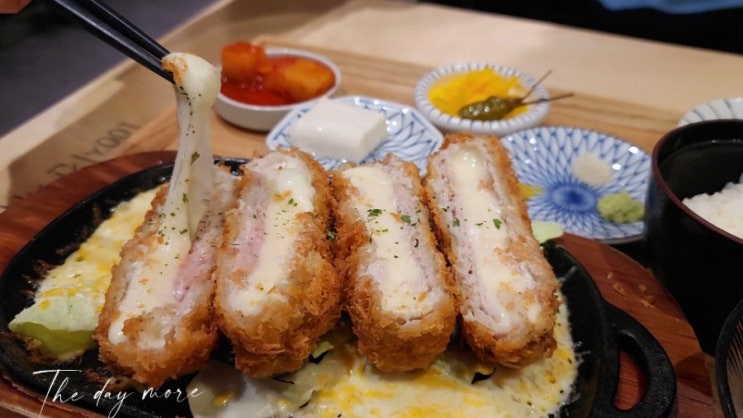  점심뭐먹지? 김포현대아울렛맛집 - 부엉이돈가스에서 먹은 통모짜치즈카츠