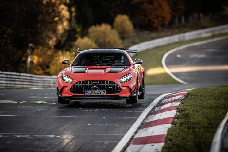 벤츠 AMG GT 블랙 시리즈, 독일 뉘르부르크링 랩타임 신기록 경신