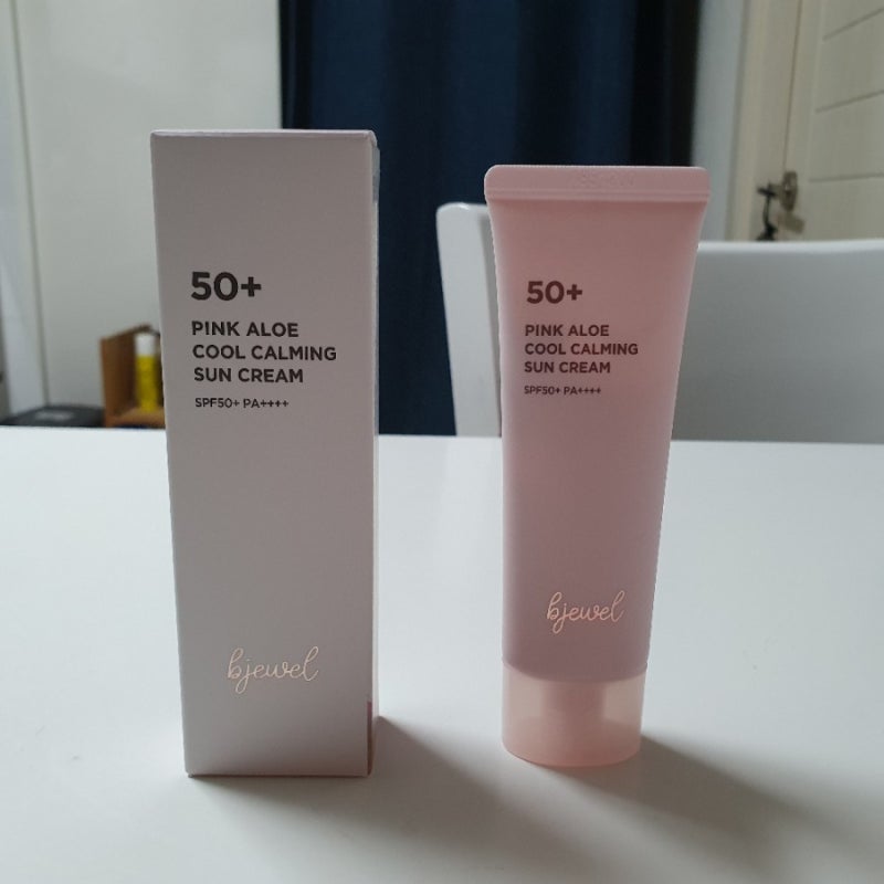 제시선크림 비주얼선 핑크알로에선크림으로 촉촉하게 사계절 선크림 사용해보세요.