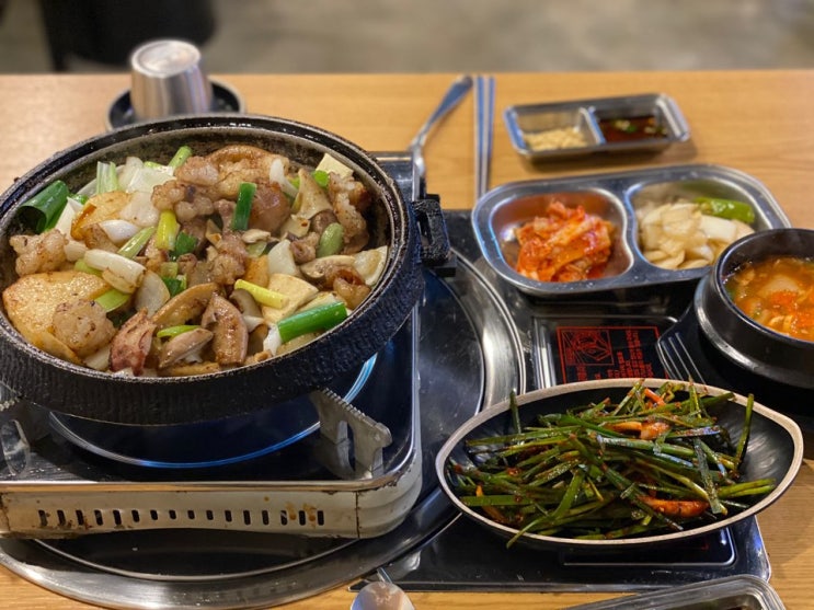 을지로입구역맛집 - 일번지양대창 : 친구들이 극찬한 을지로 곱창. 행복하니 얘들아
