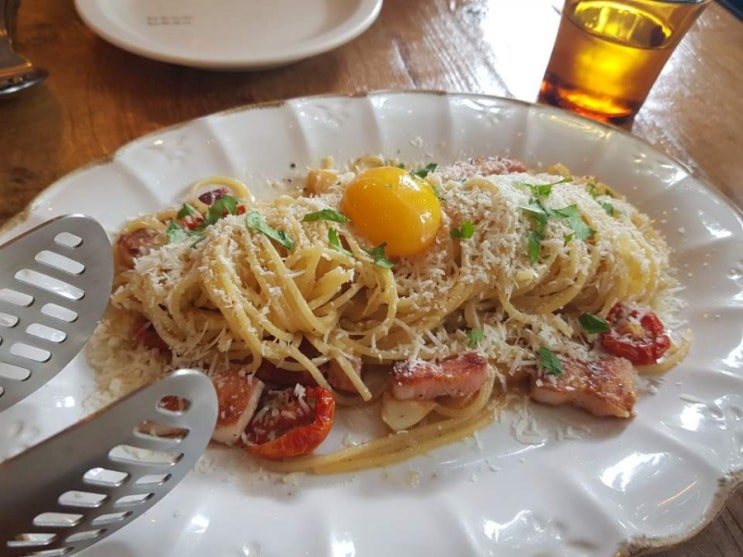  한강진 맛집 푼토나인에서 살치 스테이크
