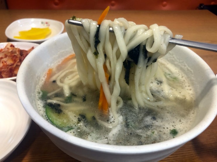  부평 혼밥 명인만두 부평역점 칼국수 김밥 뇸뇸