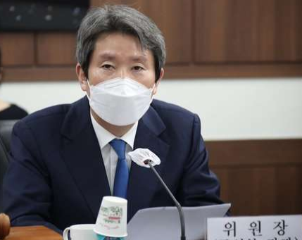 <b>통일부 명칭 변경</b> 북한 지원부 이인영 확보도 안된 코로나 백신... 