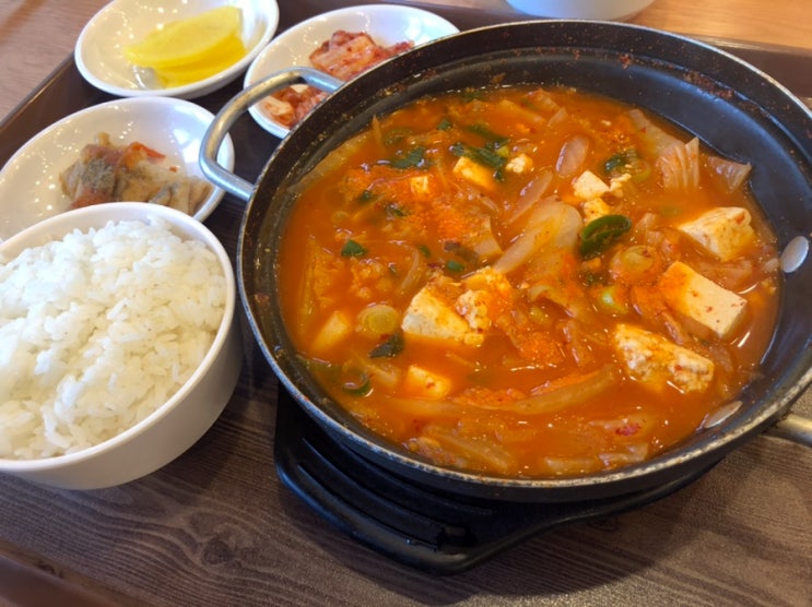  동춘동 밥집 김밥속에단무지 김치찌개 5000원 가성비 맛집