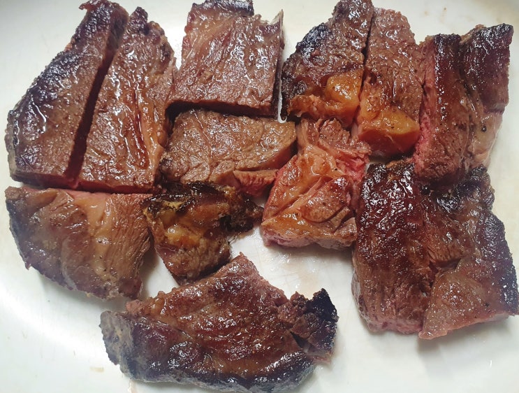  스테이크용 고기 찾으신다면, 더 메인디쉬