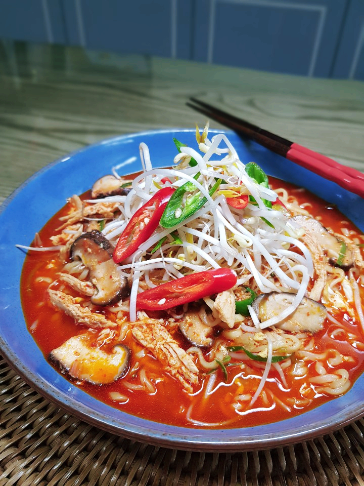  놀면뭐하니 닭개장라면  추운 겨울 녹여줄 매콤 칼칼 한 맛
