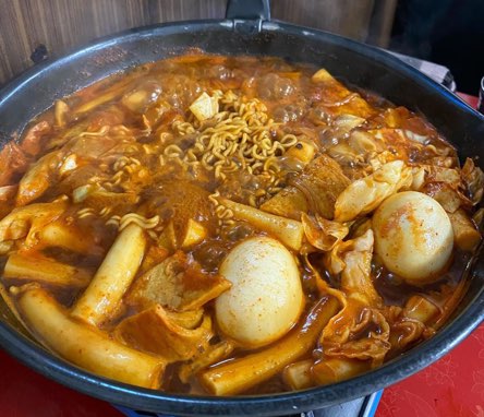  반포에서 유명한 떡볶이 맛집, 애플하우스!