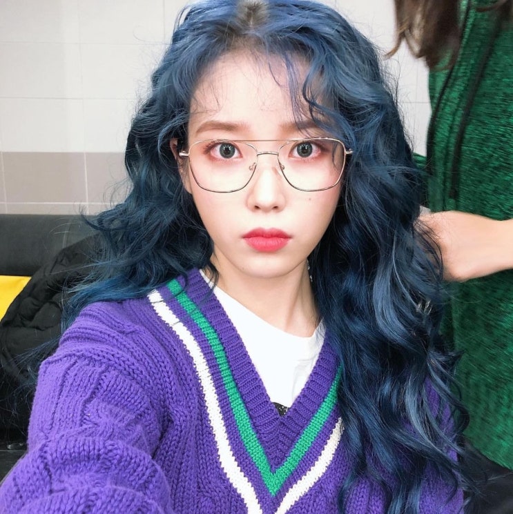 아이유 블루밍 1주년 아이유 블루밍 1주년