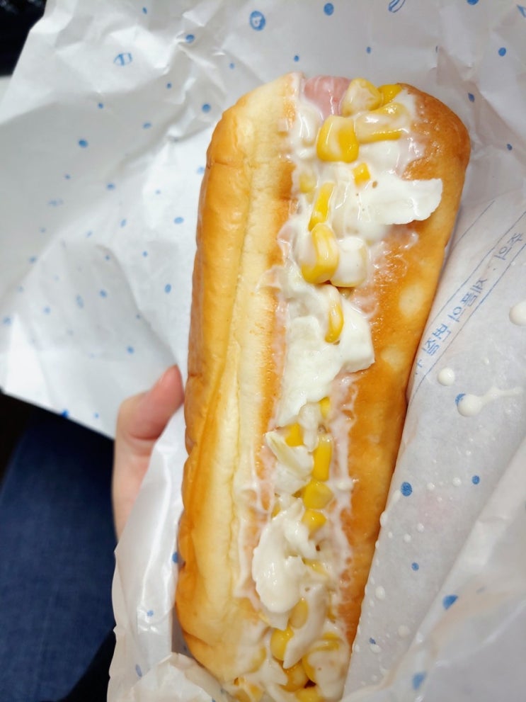  빽다방 소세지빵과 체리콕콕으로 든든한 아침 식사 한끼 !