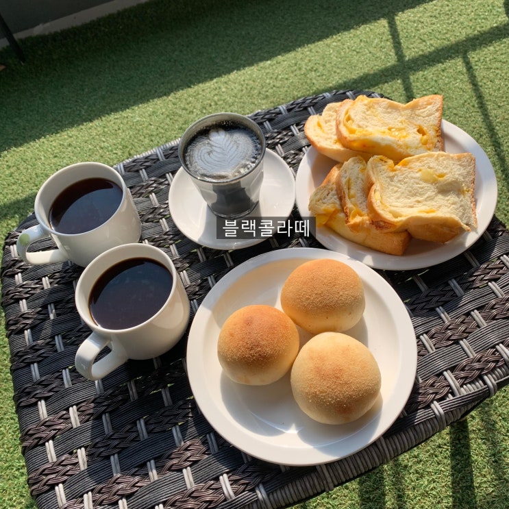  [밀양 카페] 삼랑진이 보이는 밀양 어셈블커피로스터스 ! 빵과 커피가 정말 맛있었지만, 재방문은 글쎄..