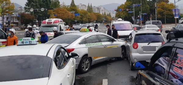 휴차료 5~10% 인상 유력… 내년 車 보험료 인상 가능성 휴차료 5~10% 인상 유력… 내년 車 보험료 인상 가능성