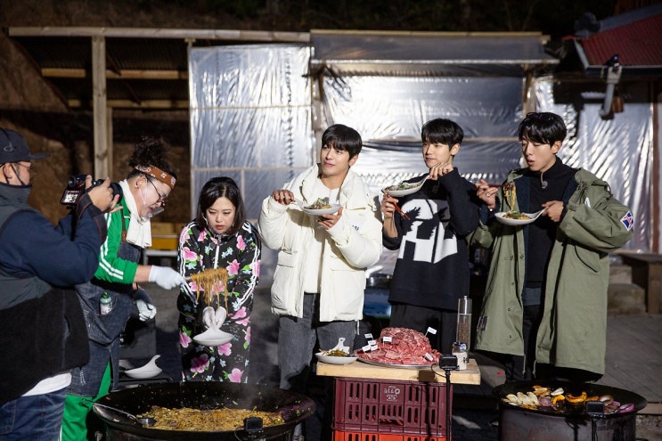 씨엔블루 10주년 기념 소고기 파티원 구합니다 (1/n) 씨엔블루 10주년 기념 소고기 파티원 구합니다 (1/n)