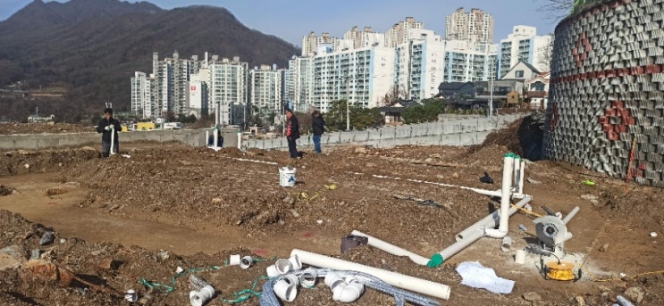  기초 배관작업