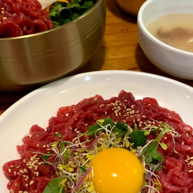  [종로] 진주육회 :: 종로 5가 광장시장 맛집 추천 / 단체 회식장소 / 육회비빔밥 녹두전
