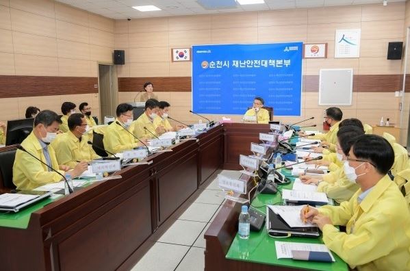  정말 속보내요 코로나위기가 더 심각해질꺼 같습니다국내 코로나19 신규확진 386명…86일 만에 ‘최다'