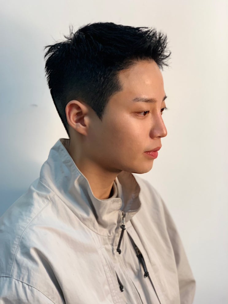  요즘 남자 짧은 머리는 아이비리그컷이 대세