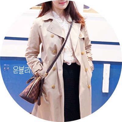 데일리룩, 출근룩 :: 씨씨콜렉트 트렌치코트, 쥬크 zooc 블라우스, 스커트, 루이비통 알마bb 다....