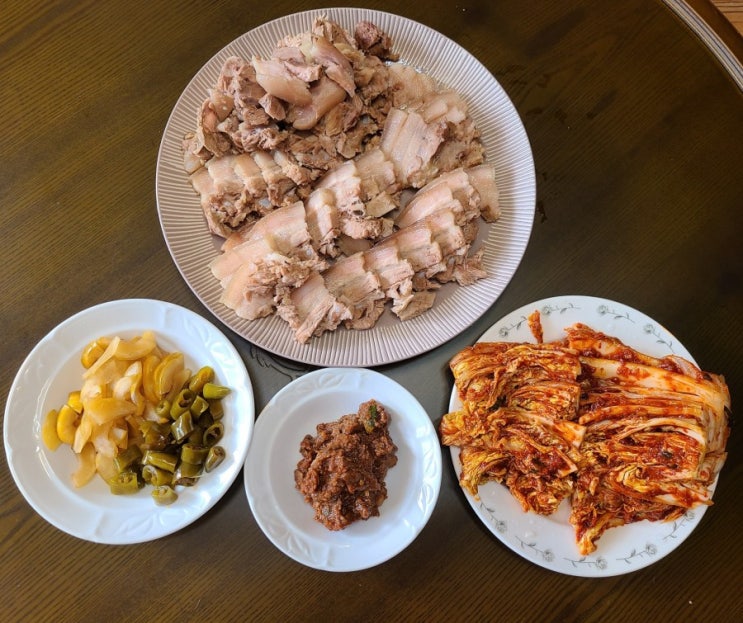 김장 김치에 수육 삶아 먹은날 김장 수육 김장 김치에 수육 삶아 먹은날 김장 수육