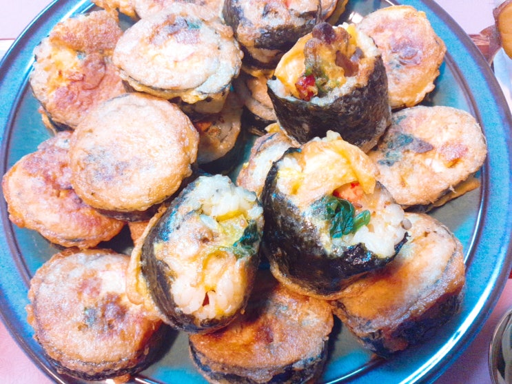  냉장고에 보관된 차가운 김밥은 계란물을 살짝 입혀 계란전을 만들어 먹자