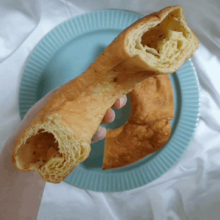  여수여행맛집 키스링 교황빵은 필수 _마늘빵&블루베리빵