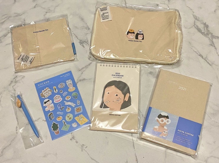  2021 이디야 다이어리 : 섭섭 작가 콜라보, 맘에 쏙 든다 ღ