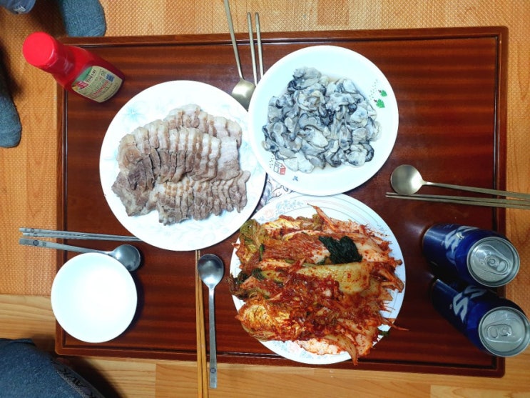  일상의 말 : "김장이란 무자비한 노동의 결과물은 달콤했다."(feat. 김장김치, 굴 국밥)