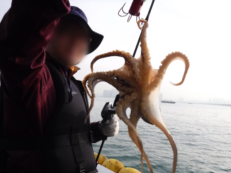  인천배낚시 따뜻하게 입고 바다위에서 신나는 체험!