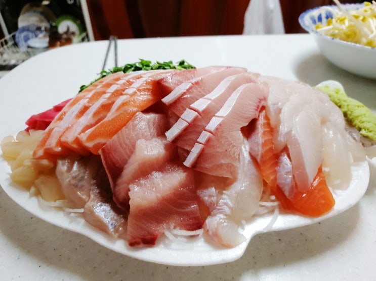  노량진 고흥앞바다 모듬회 3만 원의 행복