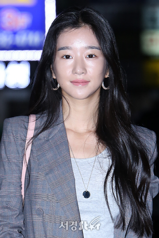 서예지 허리사이즈 가슴수술 졸업사진 담배 얼굴크기 나이 인스타 서예지 허리사이즈 가슴수술 졸업사진 담배 얼굴크기 나이 인스타