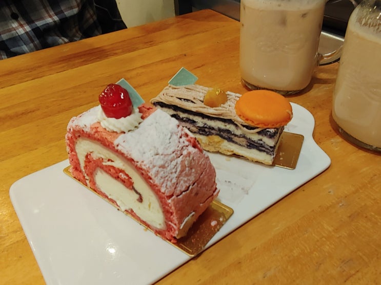  르뿌띠푸 홍대 디저트 카페 마카롤 맛있다 (ft.유들렌)