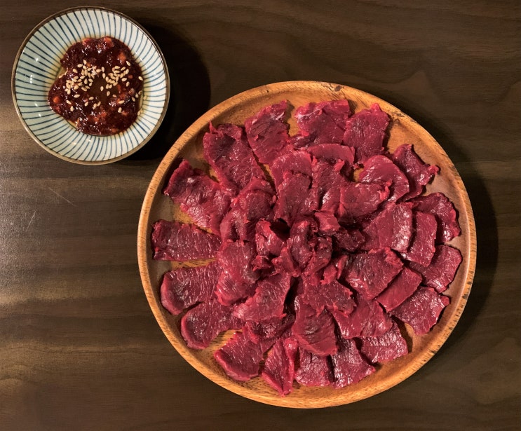  평대리 술집 봉쟈블루스 한우육사시미 육회 맛집