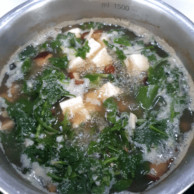  냉이된장국 : 향긋한 냉이로 맛있는 냉이된장국 끓이기(feat.해통령 육수명장)