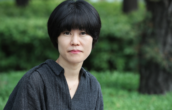  김애란, <건너편>